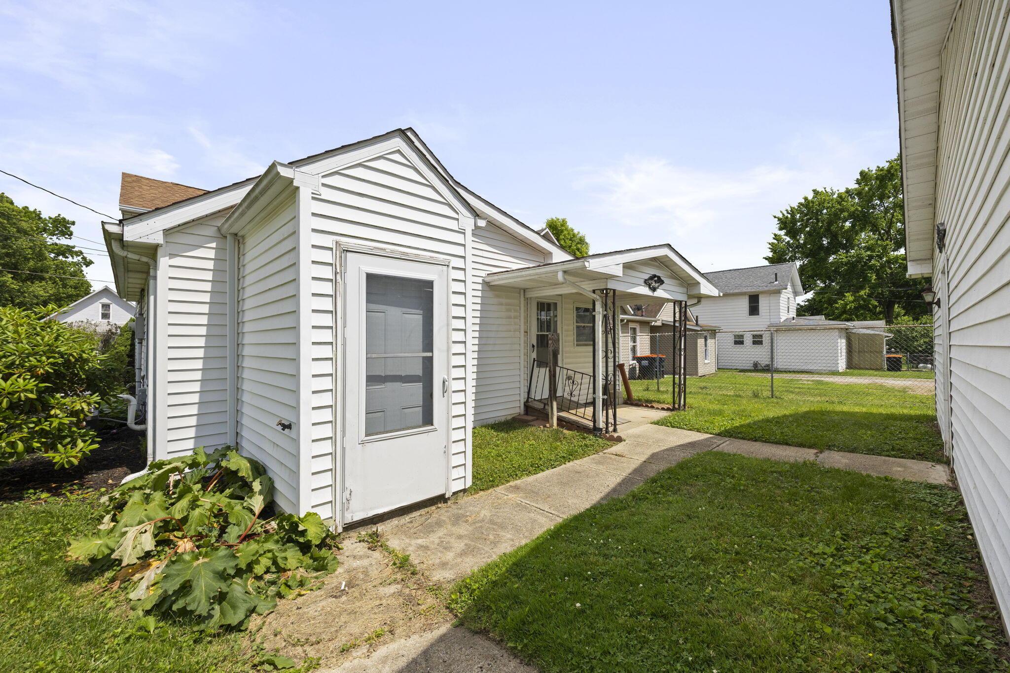 175 South 5th Street Newark, OH 43055 - Photo 41 of 50 Back Porch