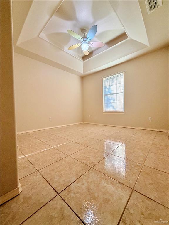 20724 North Fm 493 Road Edcouch, TX 78538 - Photo 12 of 20 a view of a livingroom with a ceiling fan and window
