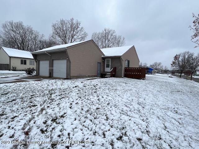 3102 West Miller Road Lansing, MI 48911 - Photo 3 of 41 IMG_3193