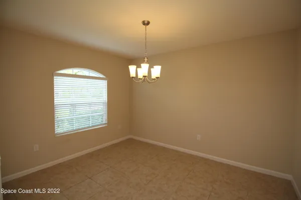 a view of empty room with window