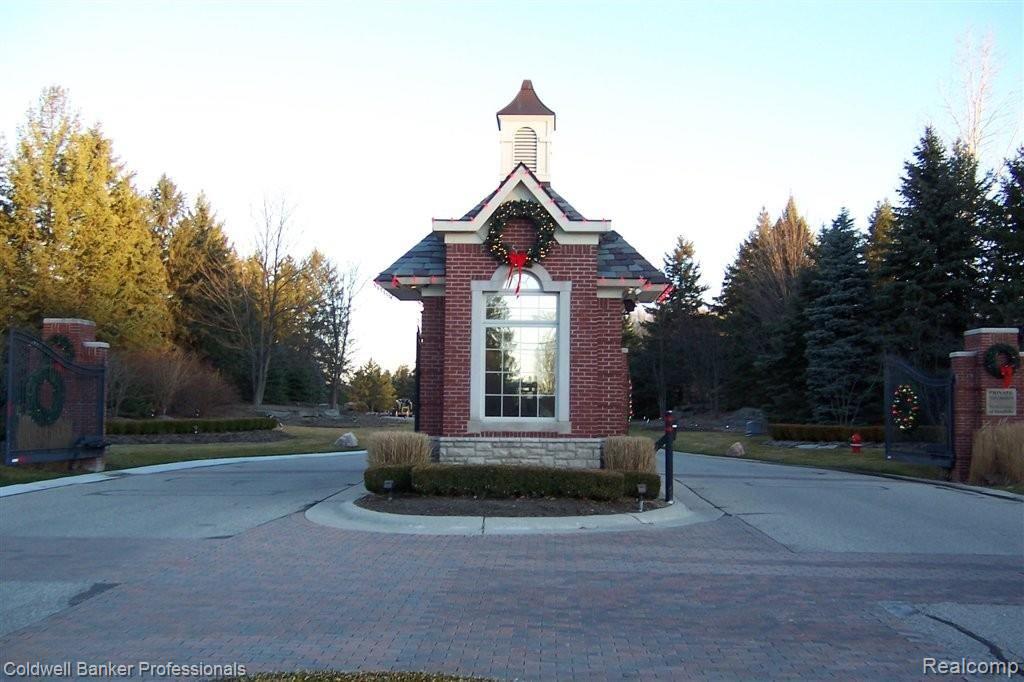 3914 Walnut Brook Drive Rochester Hills, MI 48309 - Photo 1 of 4