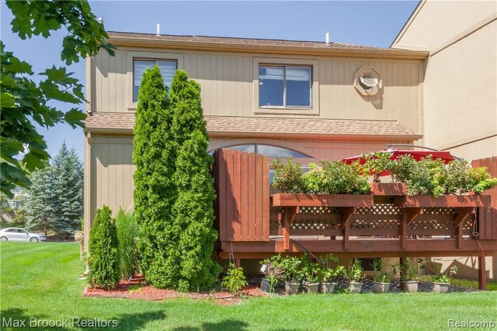 2223 Crystal Drive, Unit 24 Rochester Hills, MI 48309 - Photo 32 of 41