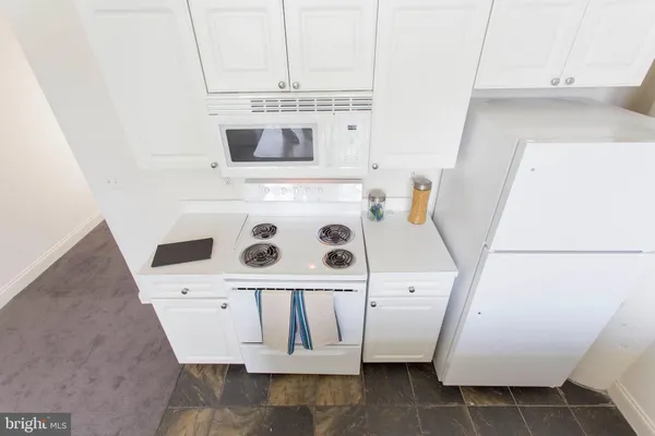 $1,925 | 2121-41 Market Street, Unit 701, Philadelphia, PA 19103