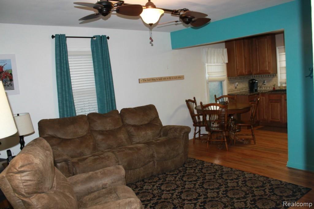15439 Dayton Road Monroe, MI 48161 - Photo 6 of 20 IMG_0602.jpg