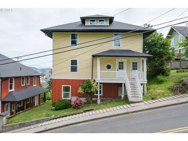 $650,000 | 640 8th Street, Astoria, OR 97103