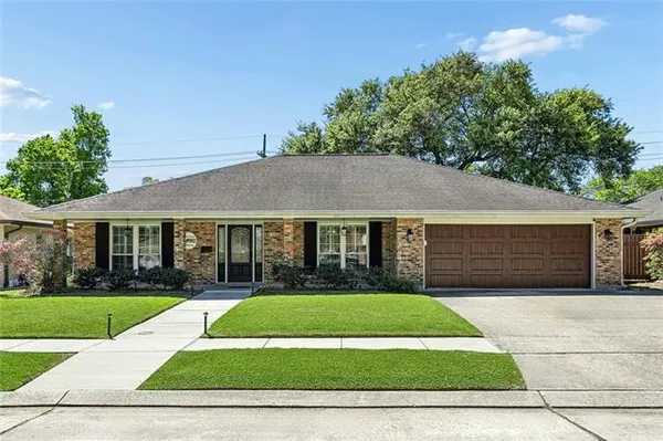 $399,900 | 1836 Carol Sue Avenue, Terrytown, LA 70056