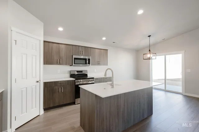 $379,990 | 728 Strike Eagle Street, Mountain Home, ID 83647
