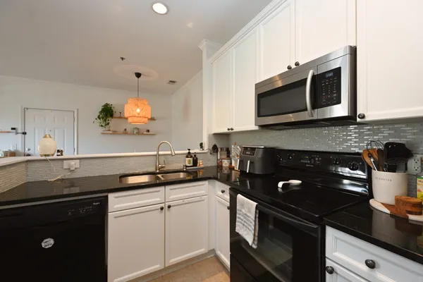 $1,700 | 7003 Lenox Village Drive, Unit B11, Nashville, TN 37211