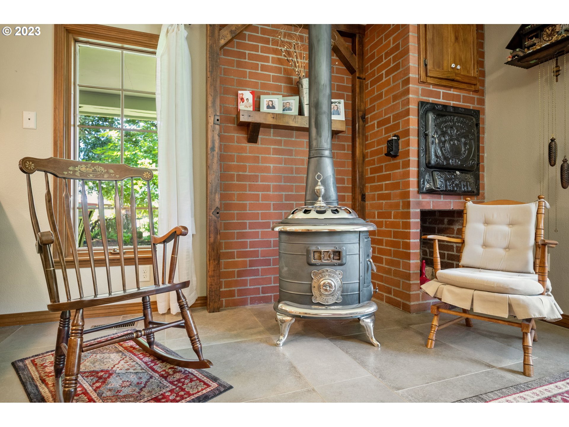 30681 South Needy Road Canby, OR 97013 - Photo 10 of 48 a balcony with table and chairs