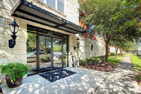 $200,000 | 1010 Rosine Street, Unit 408, Houston, TX 77019