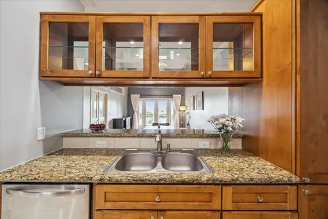 $200,000 | 1010 Rosine Street, Unit 408, Houston, TX 77019