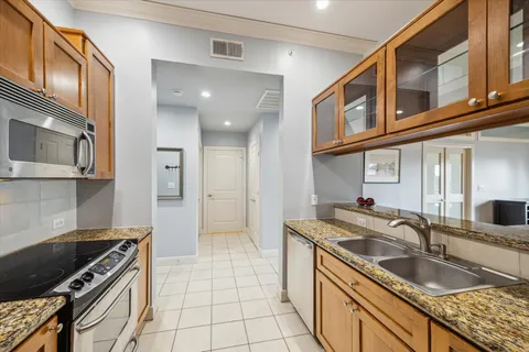 $200,000 | 1010 Rosine Street, Unit 408, Houston, TX 77019