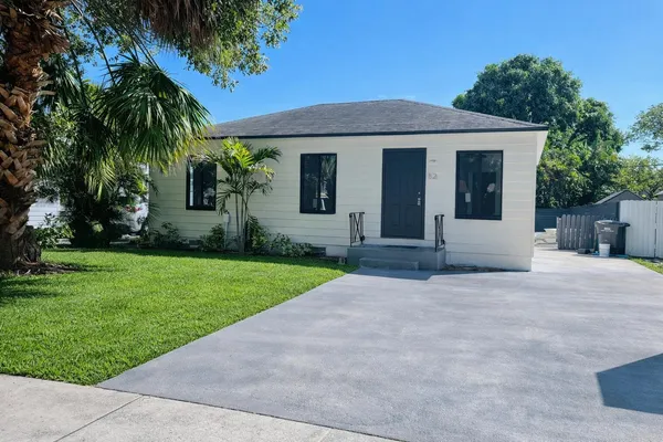 $3,000 | 824 Winters Street, West Palm Beach, FL 33405