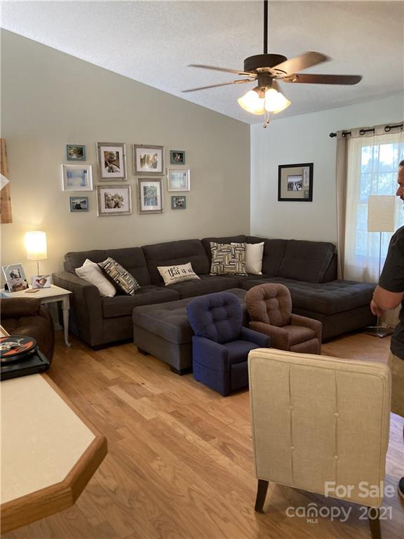 481 Mountain View Road Mars Hill, NC 28754 - Photo 3 of 6 Gallery Image 3