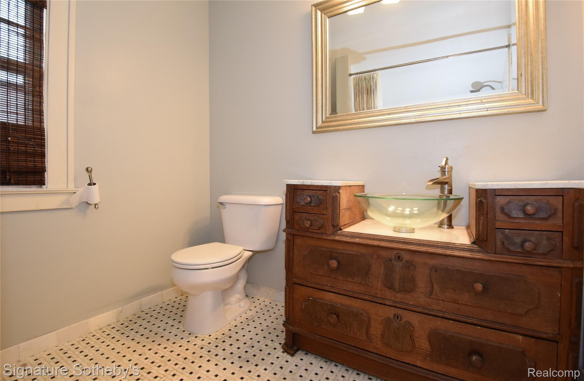53 Wellesley Drive Pleasant Ridge, MI 48069 - Photo 6 of 49 Updated Upstairs Full Bath w/Vintage Vanity