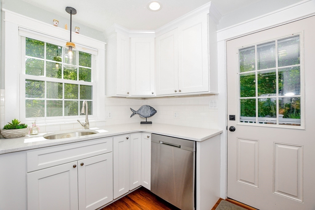 82 Dexter Road Marion, MA 02738 - Photo 17 of 41 Gallery Image 17
