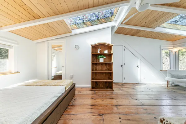 $1,095,000 | 7594-7598 River Road, Truckee, CA 96161