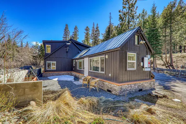 $1,095,000 | 7594-7598 River Road, Truckee, CA 96161