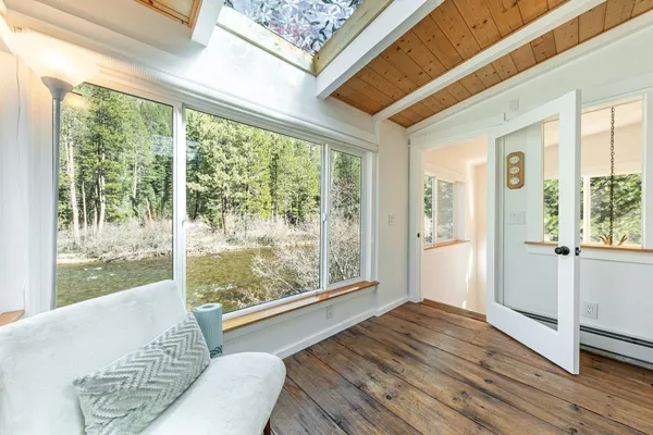 $1,095,000 | 7594-7598 River Road, Truckee, CA 96161