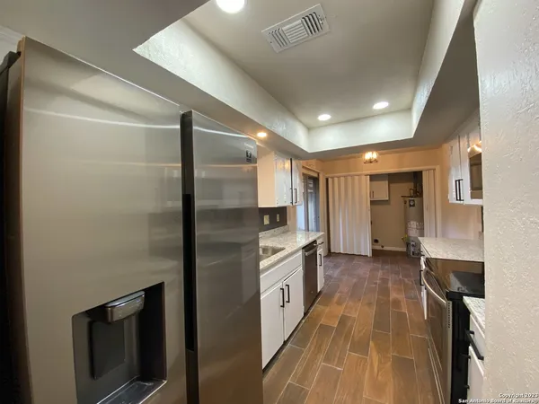 $1,975 | 11039 Whisper Valley Street, San Antonio, TX 78230