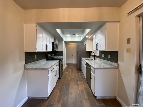 $1,975 | 11039 Whisper Valley Street, San Antonio, TX 78230