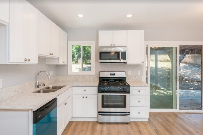 9214 Carthay Circle Spring Valley, CA 91977 - Photo 6 of 24 Gallery Image 6
