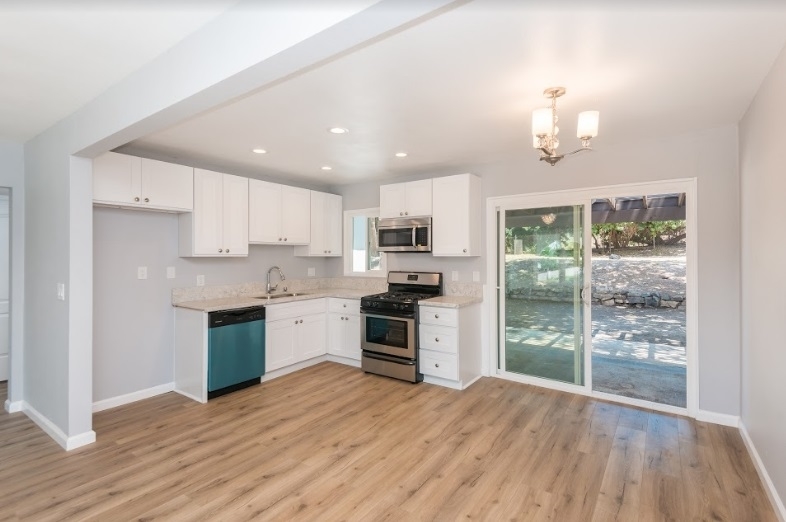 9214 Carthay Circle Spring Valley, CA 91977 - Photo 9 of 24 Gallery Image 9