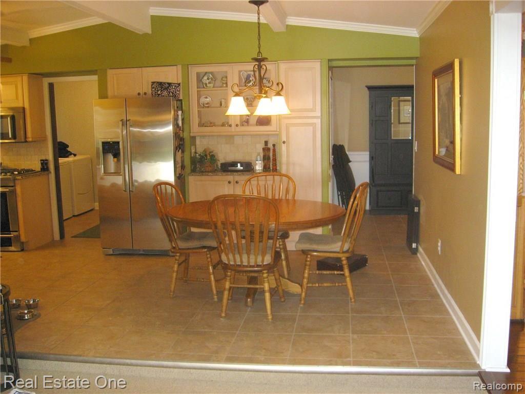 6985 Longwood Road Canton, MI 48187 - Photo 14 of 30 Large kitchen nook!