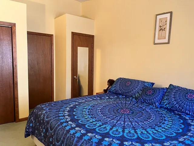 a view of livingroom with furniture and a ceiling fan