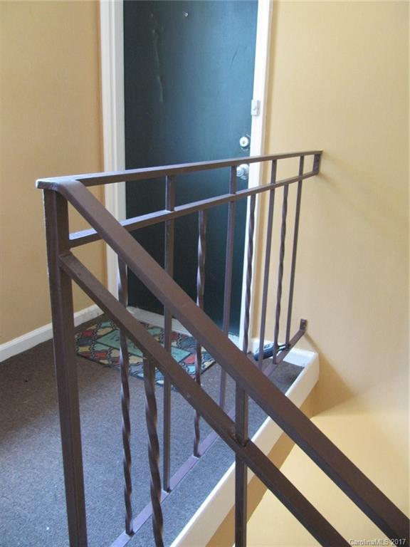 5803 Hunting Ridge Lane, Unit B Charlotte, NC 28212 - Photo 4 of 15 a view of entryway