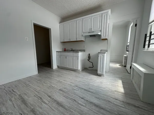 $2,495 | 526 Valley Brook Avenue, Lyndhurst, NJ 07071