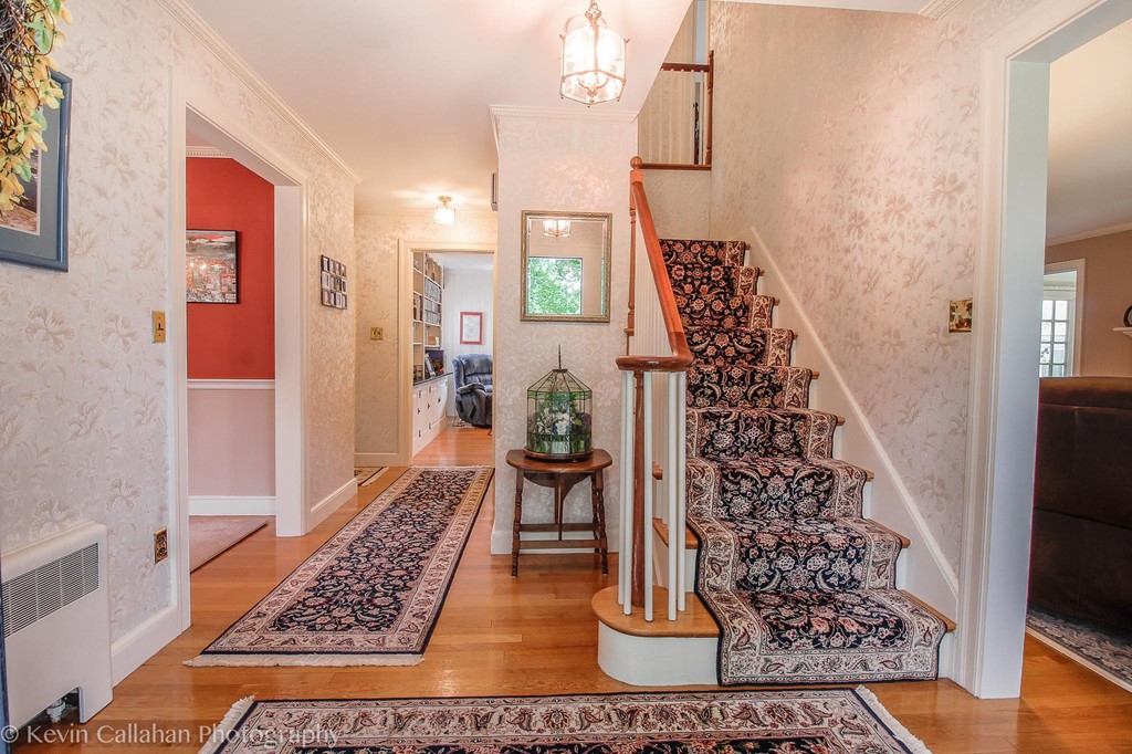 14 Meadowview Road Melrose, MA 02176 - Photo 3 of 30 Gallery Image 3