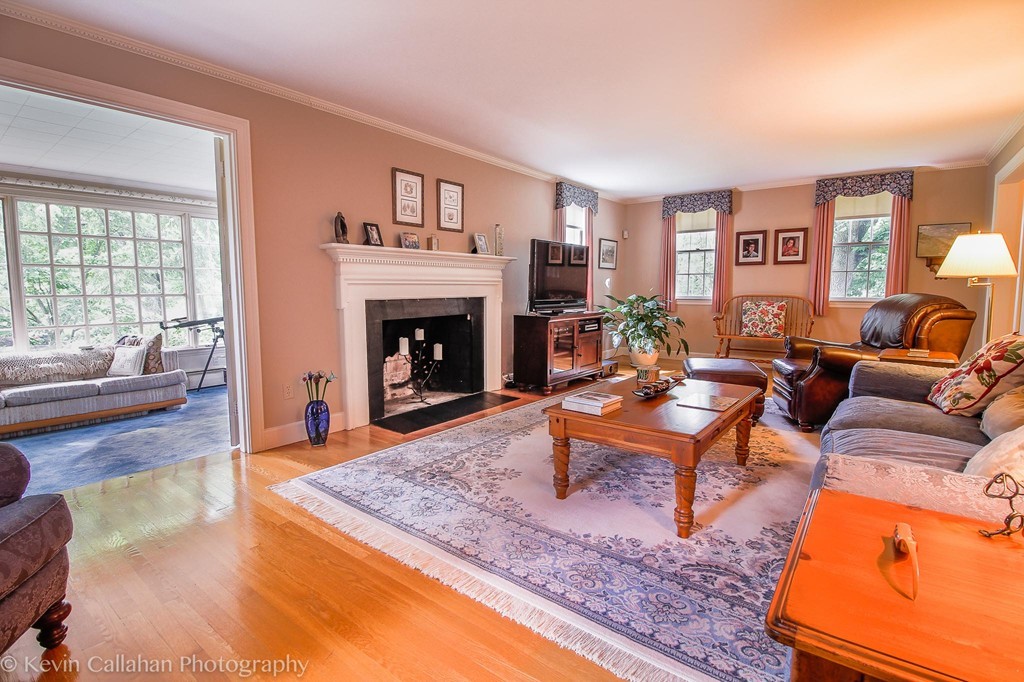 14 Meadowview Road Melrose, MA 02176 - Photo 5 of 30 Gallery Image 5
