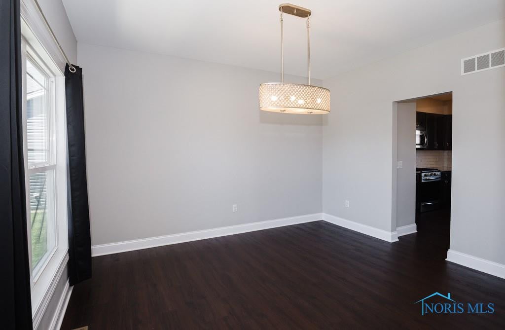 137 Fairchild Road Oregon, OH 43616 - Photo 16 of 30 Gallery Image 16