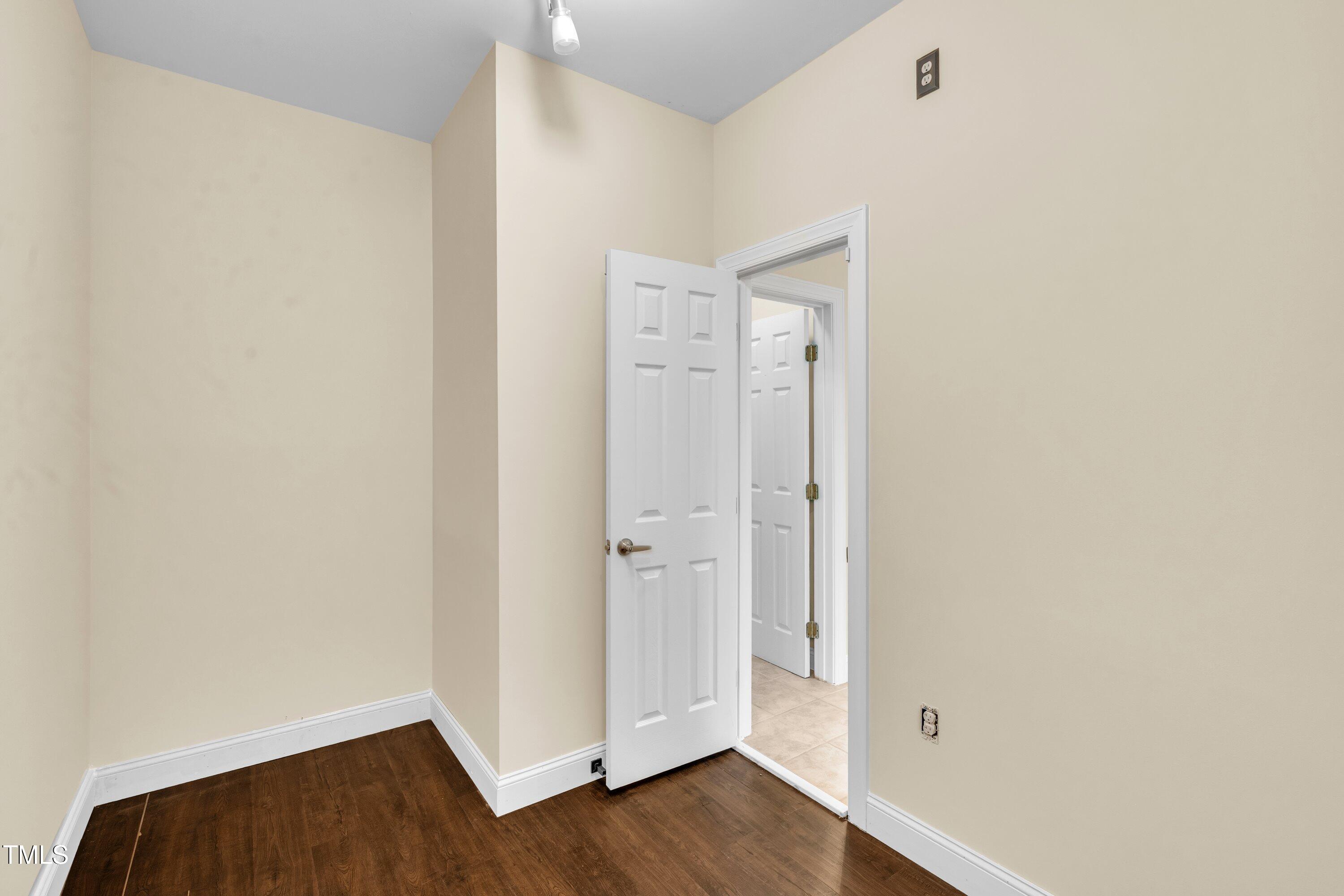 1400 Crete Drive Raleigh, NC 27606 - Photo 32 of 56 21-1400 Crete Dr-33