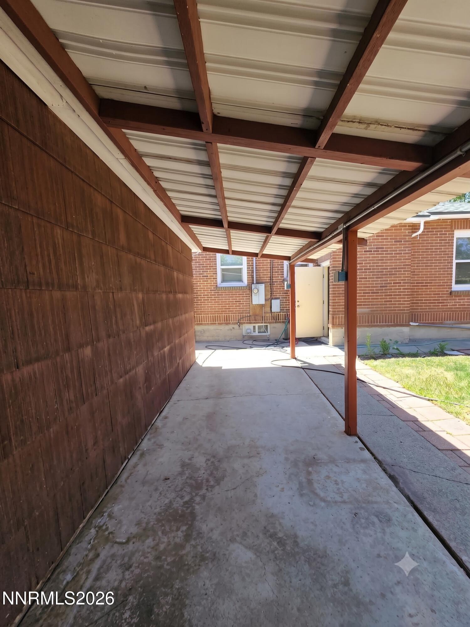 549 Wonder Street Reno, NV 89502 - Photo 5 of 22 Side of Garage
