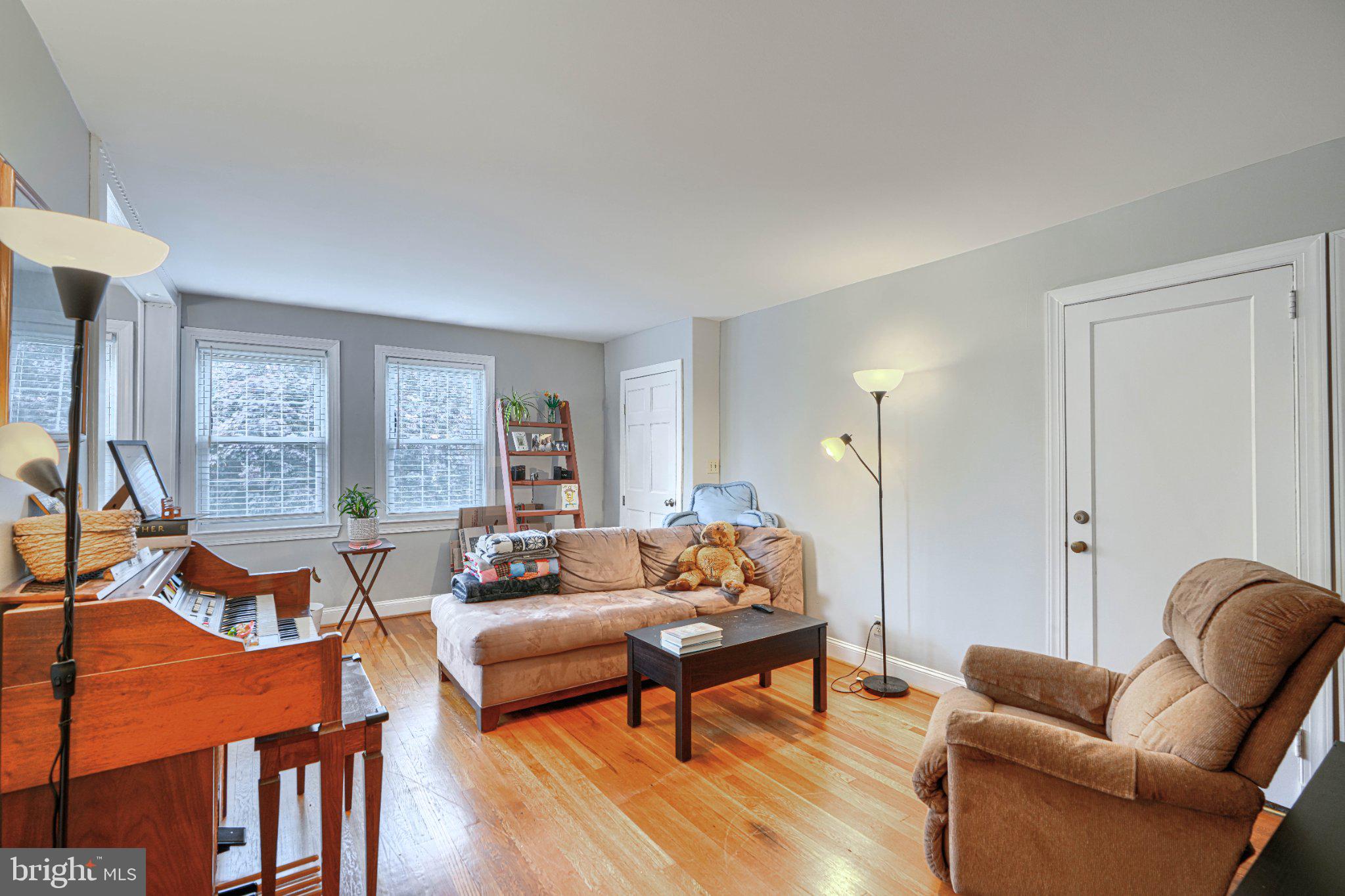 1835 Loch Shiel Road Towson, MD 21286 - Photo 34 of 75 Bright and inviting living space.