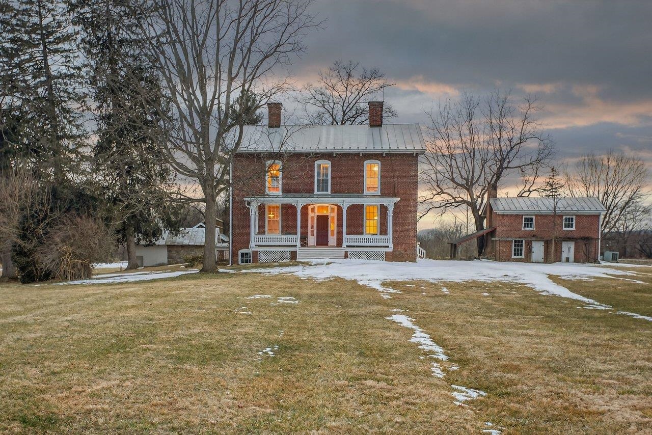 Welcome to River Farm, 170 acres of fertile, high-yield agricultural soil stretching along 3,000 feet of pristine Shenandoah River frontage in the heart of the Shenandoah Valley.