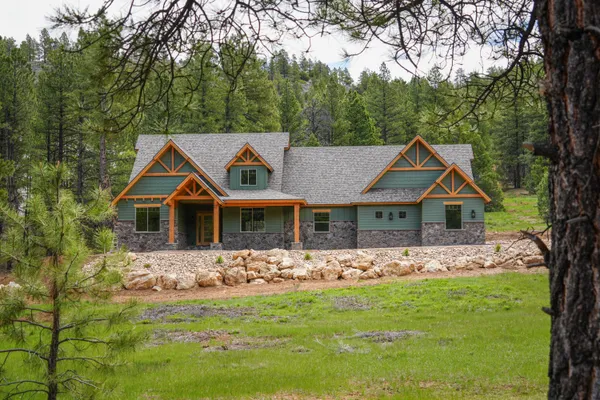 $1,561,000 | 4200 North Elk Mdws Drive, Alton, UT 84710