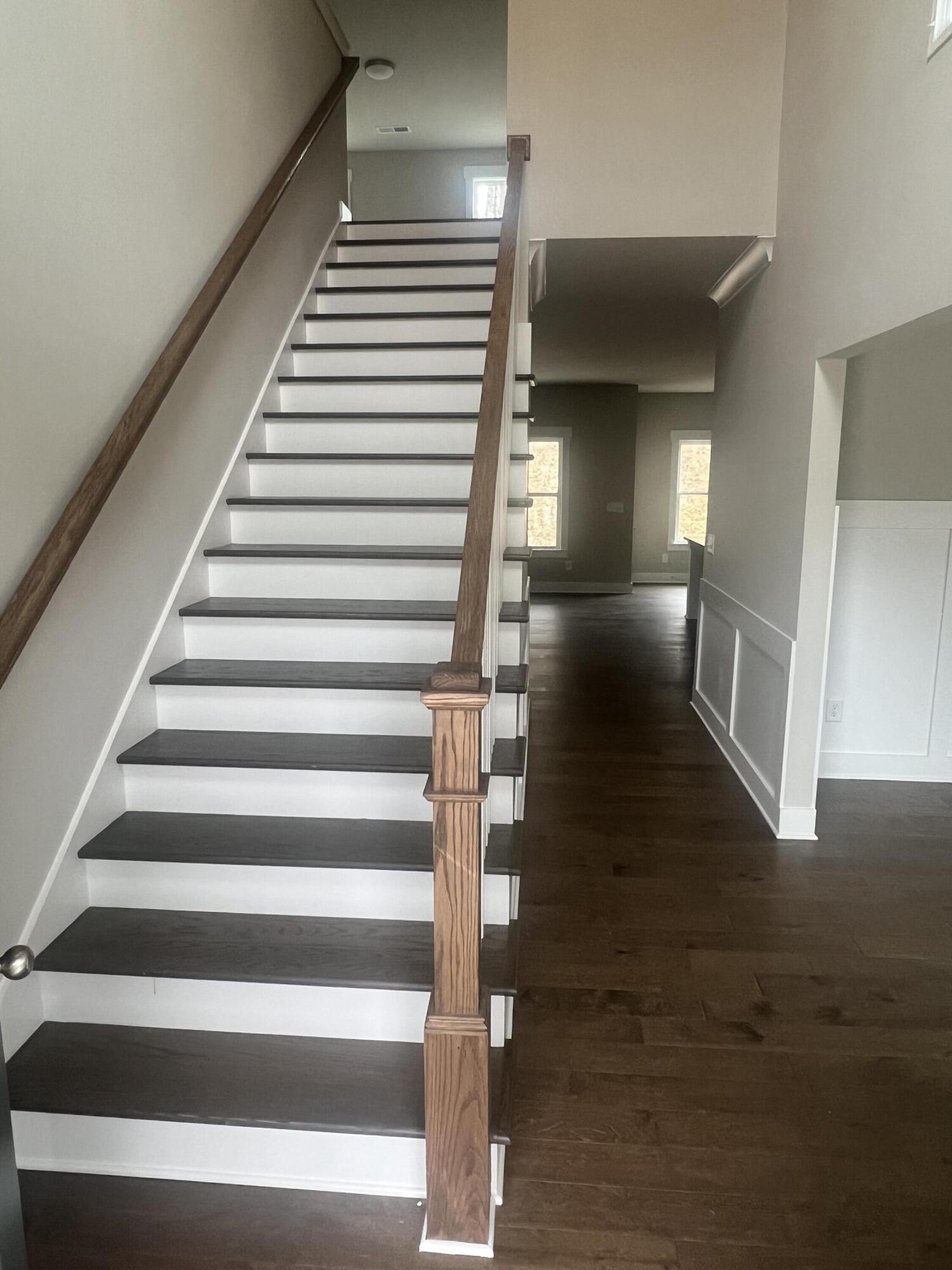 9114 Fuller Road, Unit 4 Chattanooga, TN 37421 - Photo 23 of 25 Foyer/Stairwell