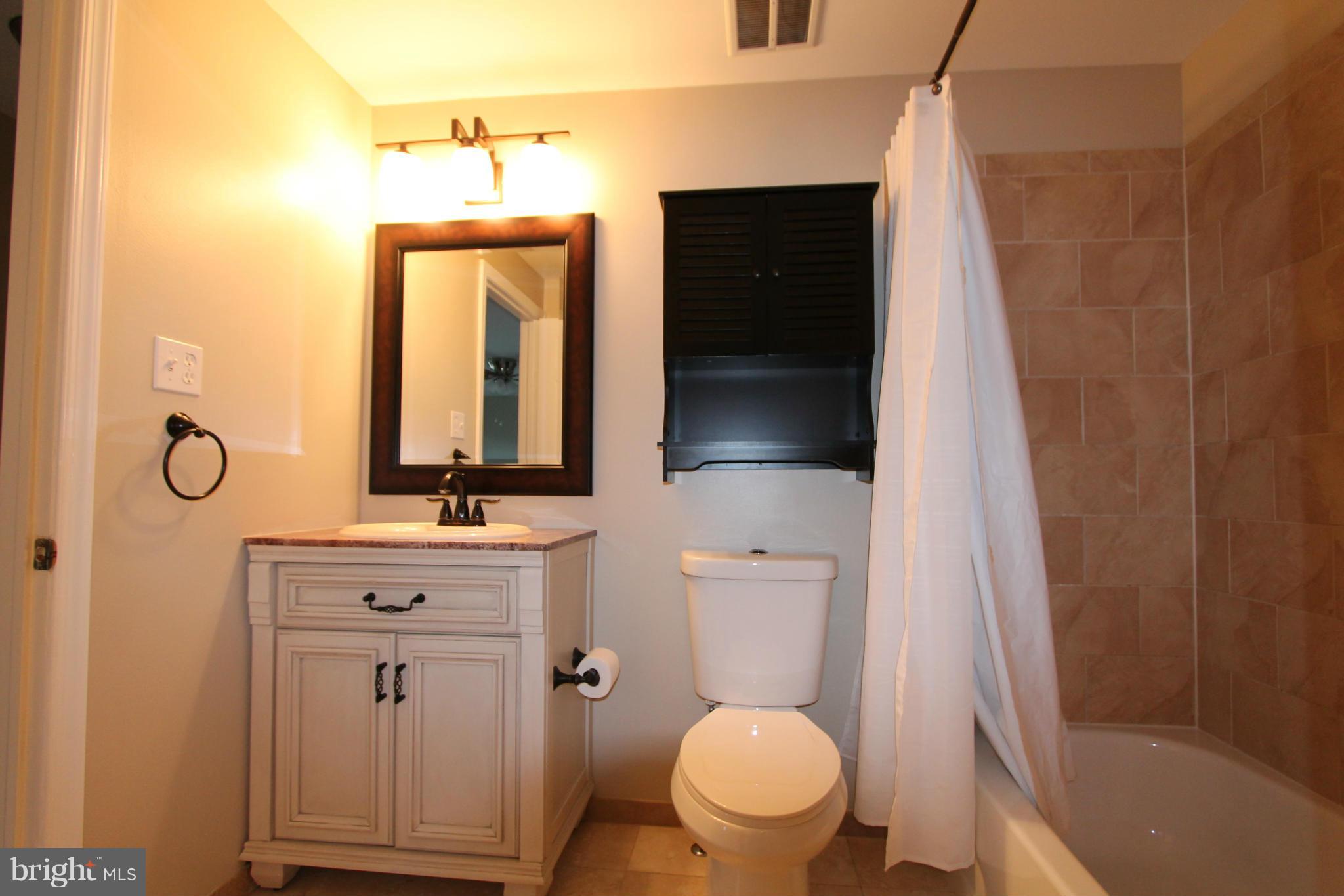5837 Canvasback Road Burke, VA 22015 - Photo 12 of 23 Bath