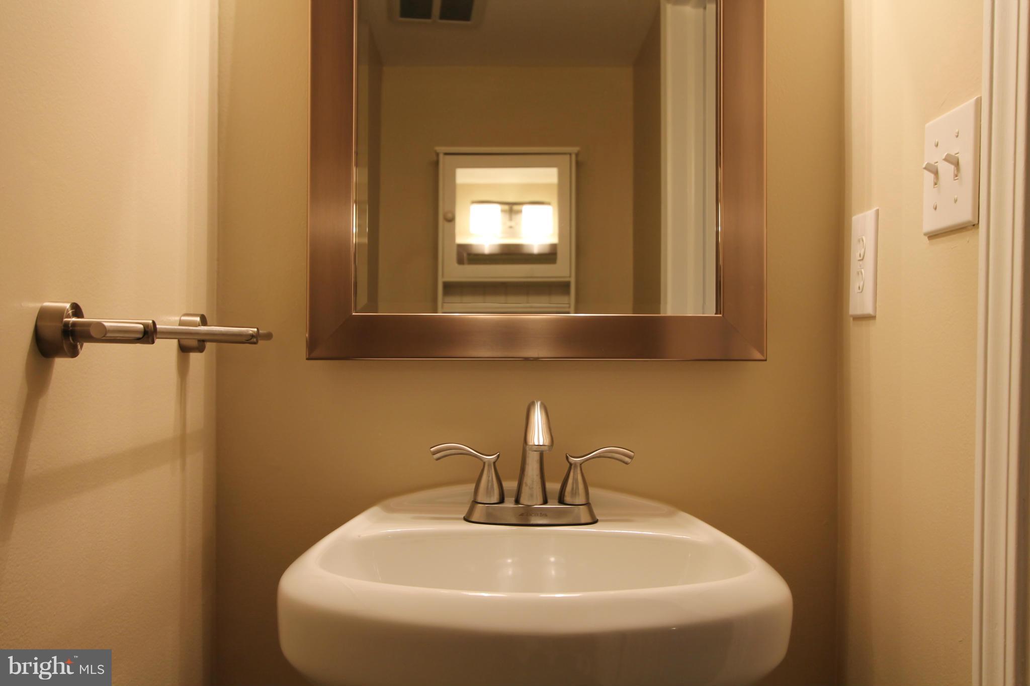 5837 Canvasback Road Burke, VA 22015 - Photo 18 of 23 Bath