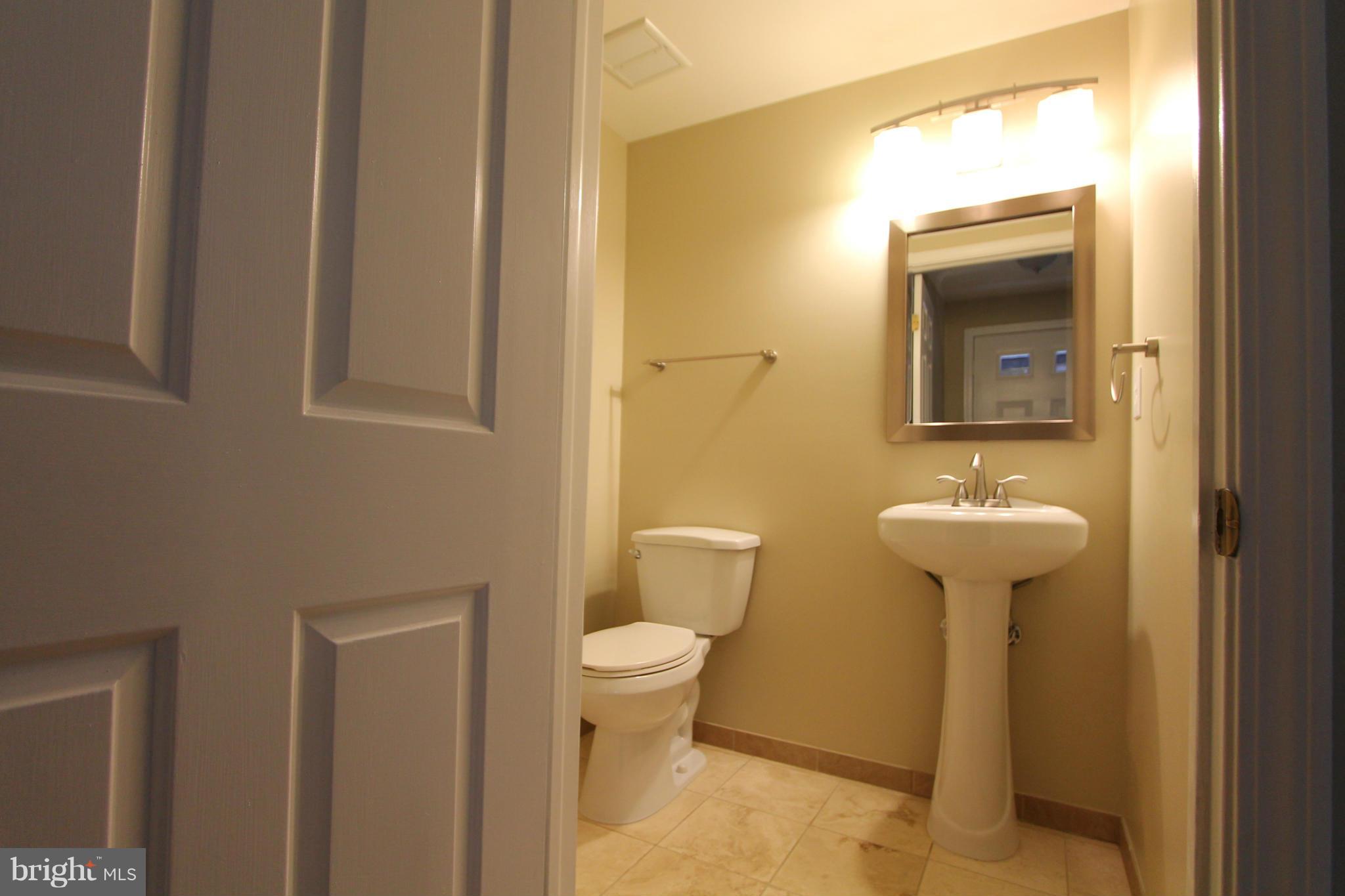 5837 Canvasback Road Burke, VA 22015 - Photo 4 of 23 Bath