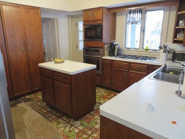 653 Bernardston Road Greenfield, MA 01301 - Photo 6 of 30 Gallery Image 6