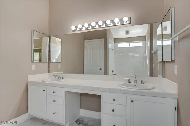 $1,994 | 1420 North Astronomy Circle, Las Vegas, NV 89128