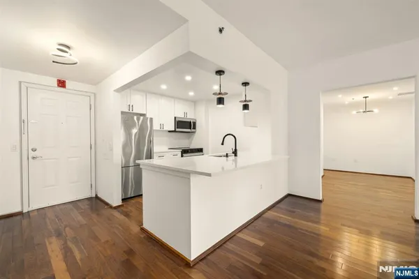 $620,000 | 3109 City Place, Edgewater, NJ 07020