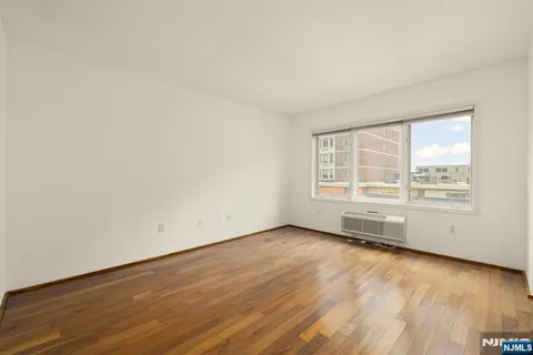 $648,000 | 3109 City Place, Edgewater, NJ 07020