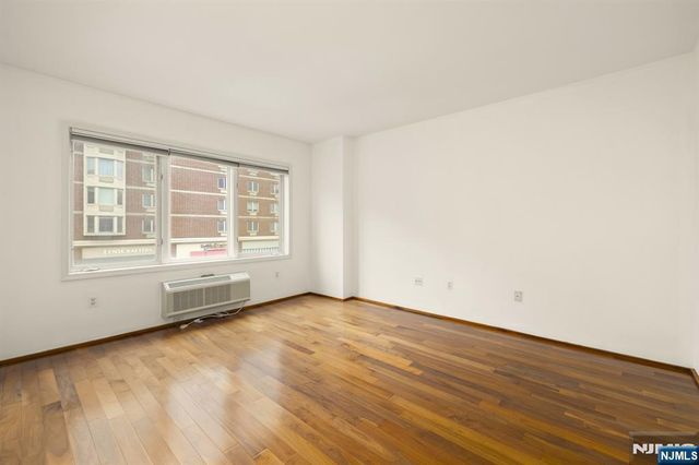 $620,000 | 3109 City Place, Edgewater, NJ 07020