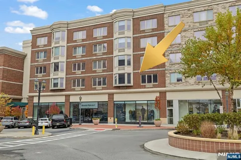 $648,000 | 3109 City Place, Edgewater, NJ 07020