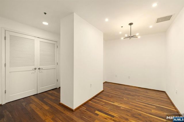 $620,000 | 3109 City Place, Edgewater, NJ 07020